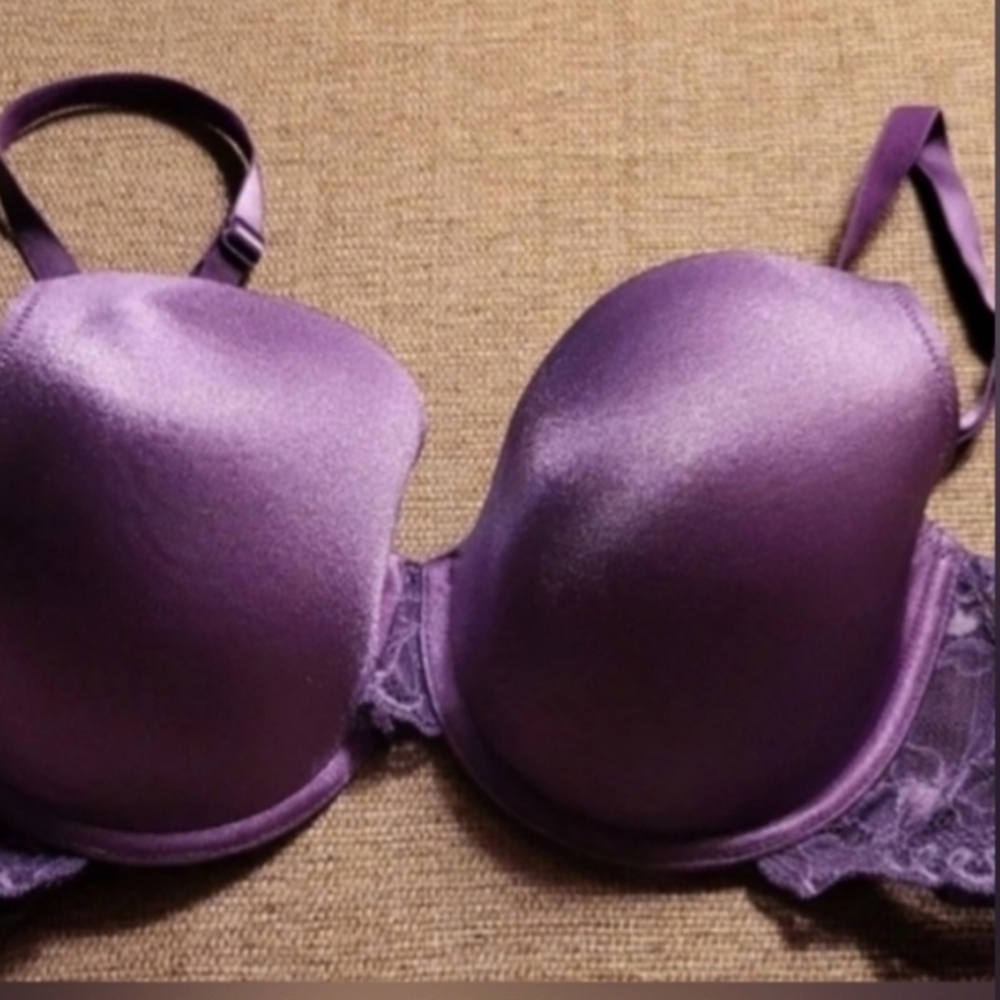 36 D Wacoal underwire bra